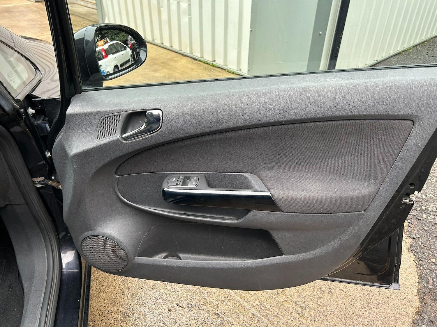 Used Vauxhall Corsa 2011 for sale - 77707143: Photo 23