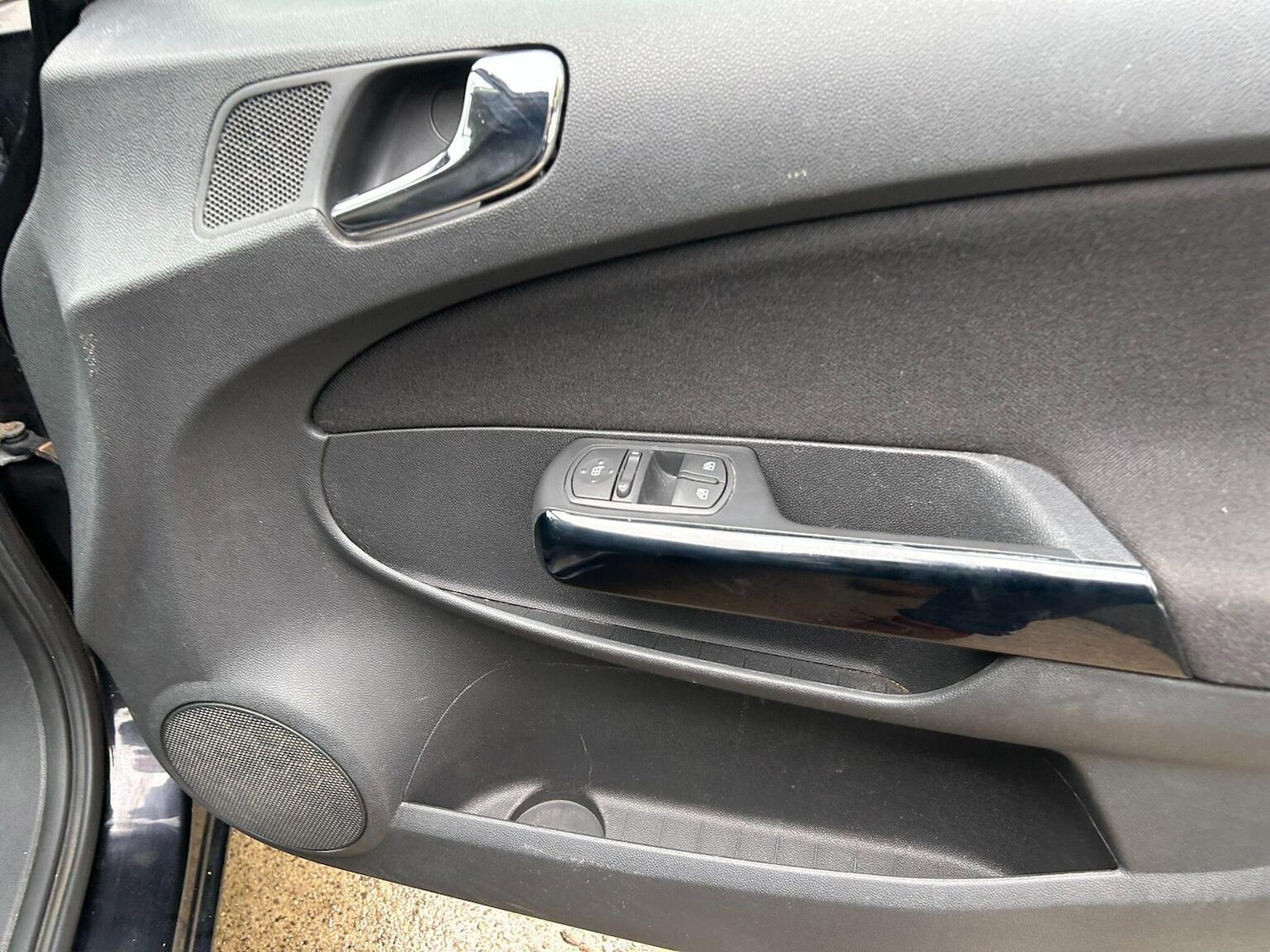 Used Vauxhall Corsa 2011 for sale - 77707143: Photo 24