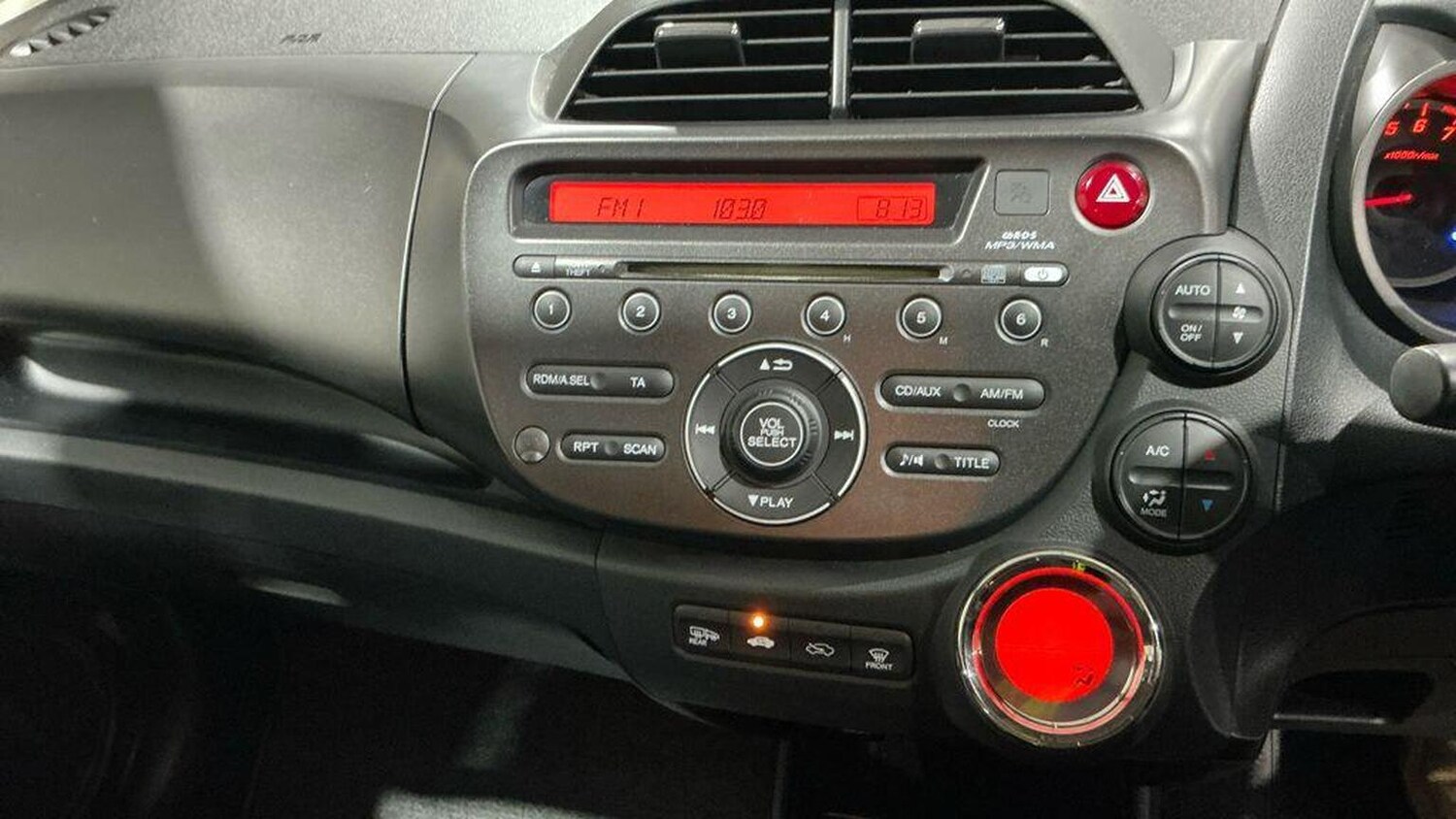 Used Honda Jazz 2012 for sale - 77501504: Photo 12