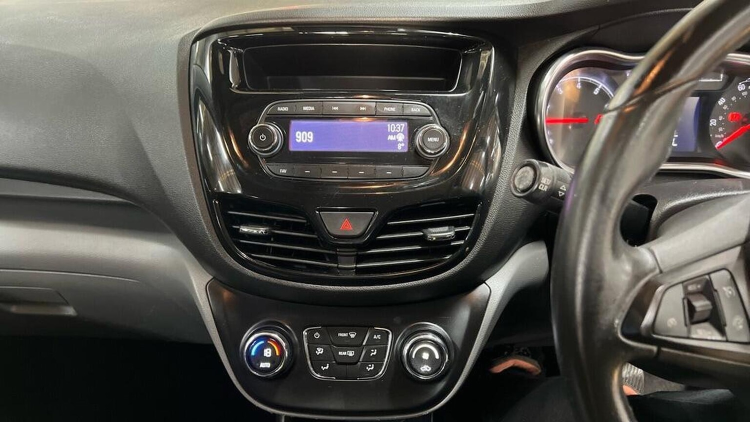 Used Vauxhall Viva 2016 for sale - 77080799: Photo 4