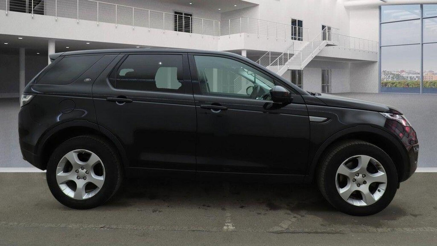 Used Land Rover Discovery Sport 2017 for sale - 77721363: Photo 9