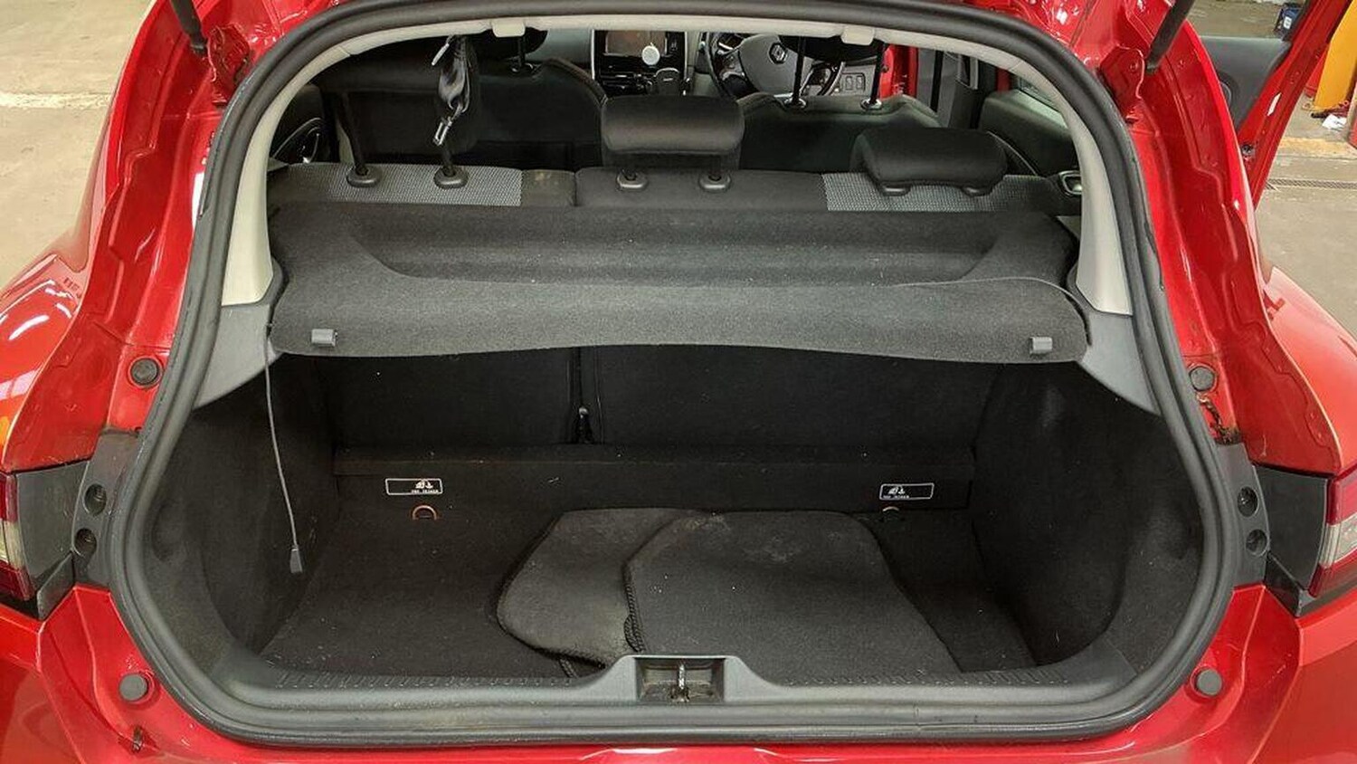 Used Renault Clio 2015 for sale - 77906626: Photo 12