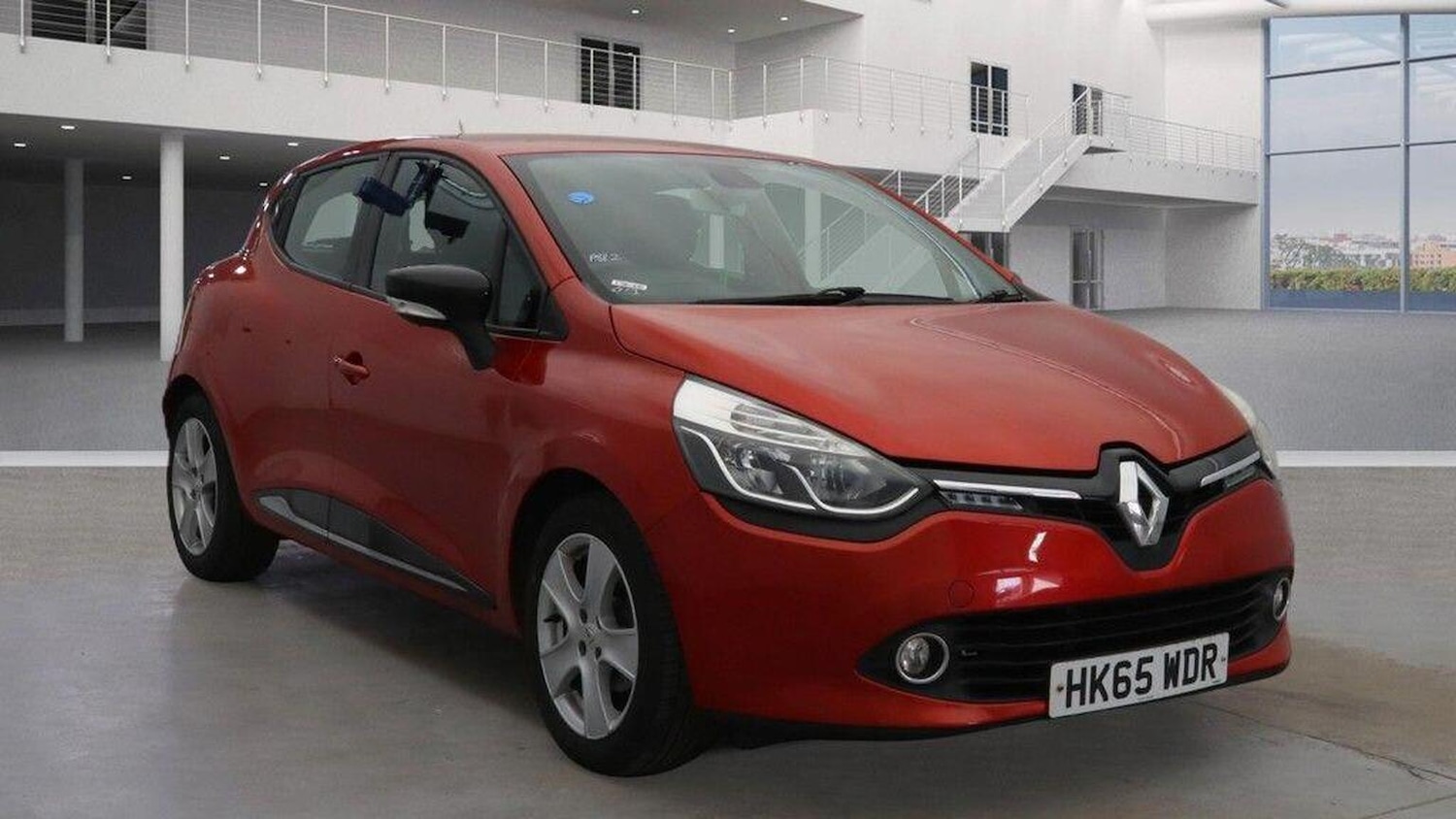 Used Renault Clio 2015 for sale - 77906626: Photo 2