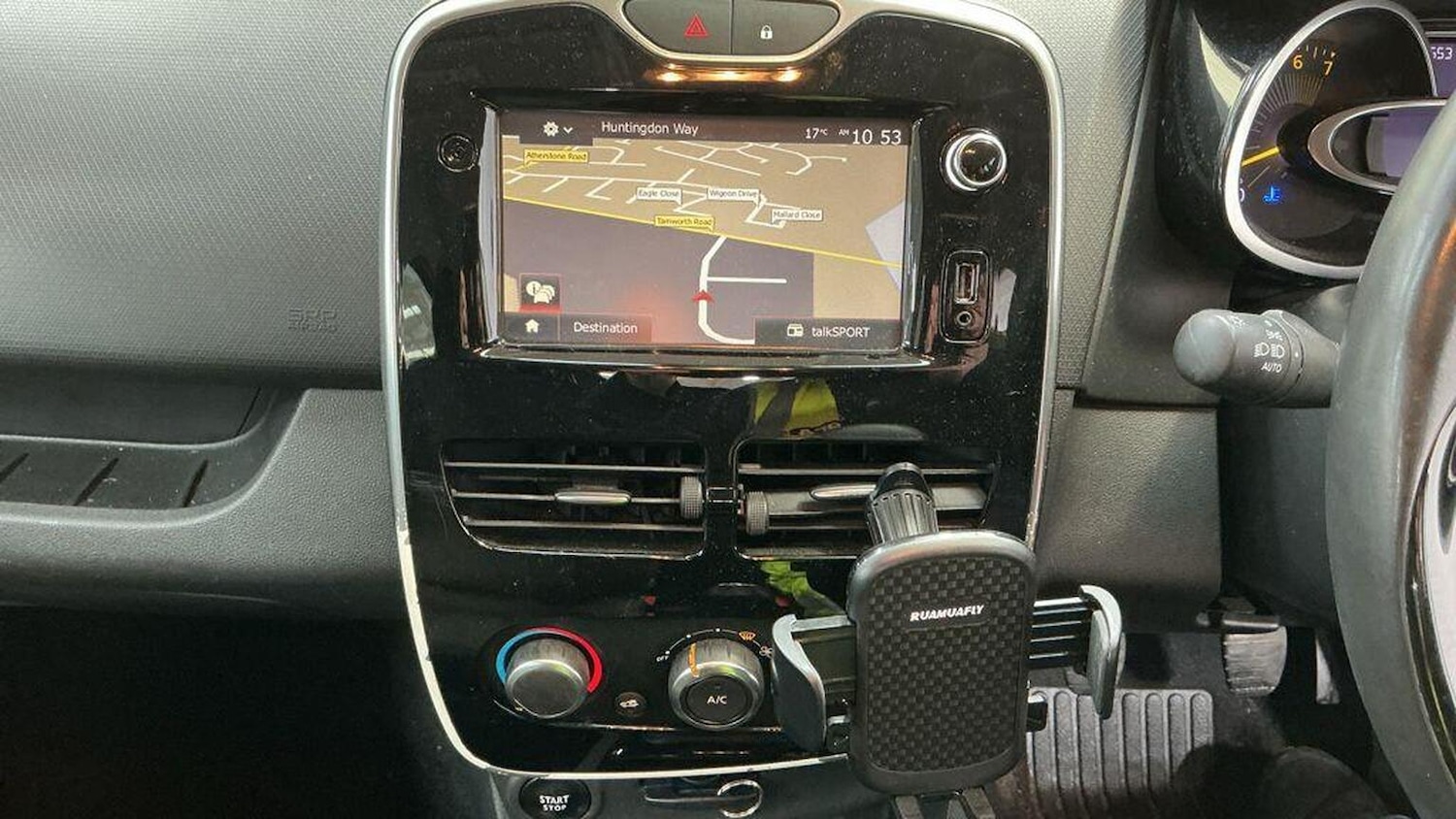 Used Renault Clio 2015 for sale - 77906626: Photo 4