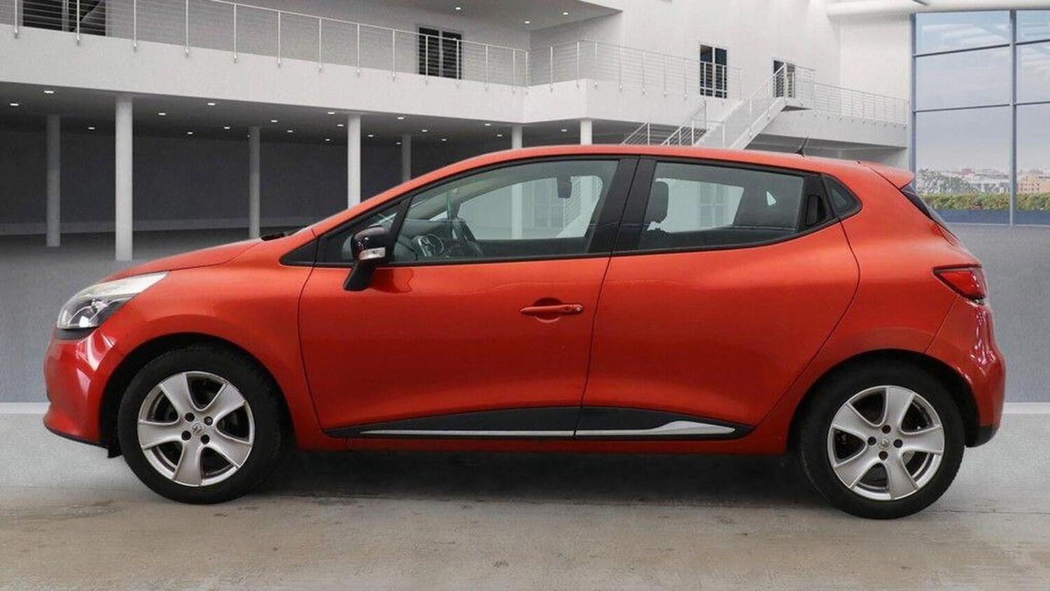 Used Renault Clio 2015 for sale - 77906626: Photo 9