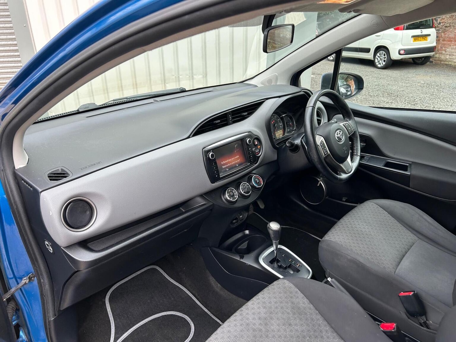 Used Toyota Yaris 2015 for sale - 77584437: Photo 13