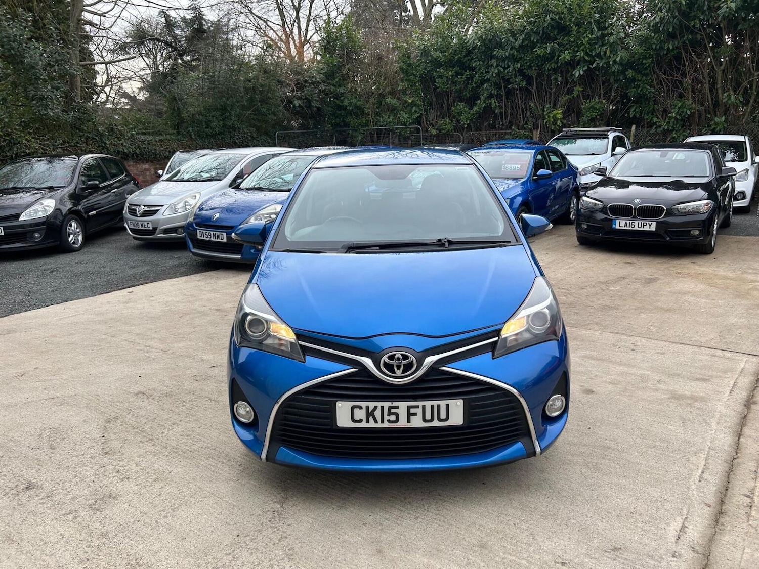 Used Toyota Yaris 2015 for sale - 77584437: Photo 2