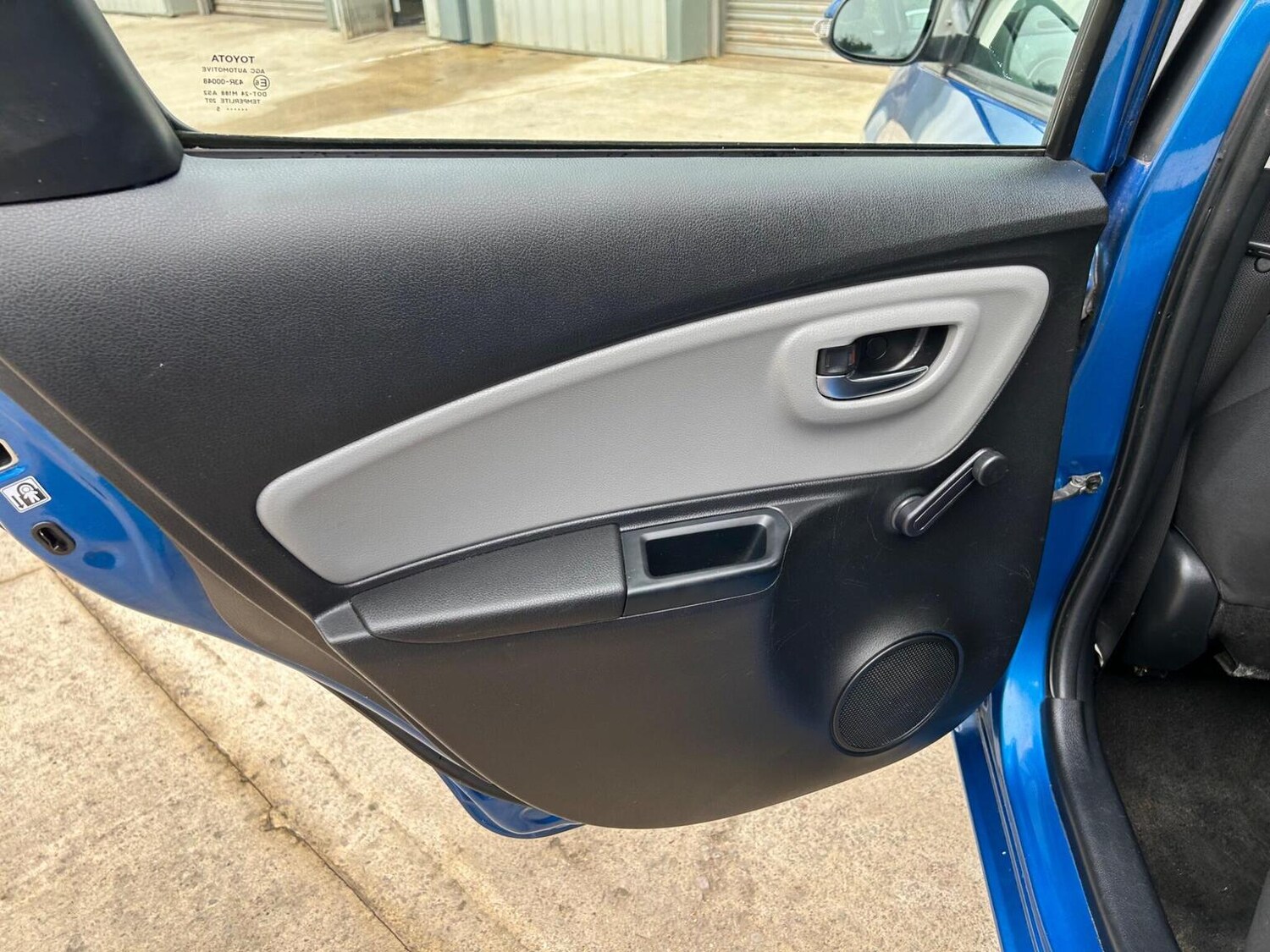 Used Toyota Yaris 2015 for sale - 77584437: Photo 27