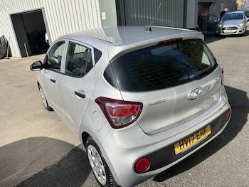 Used Hyundai i10 2017 for sale - 78340019: Photo