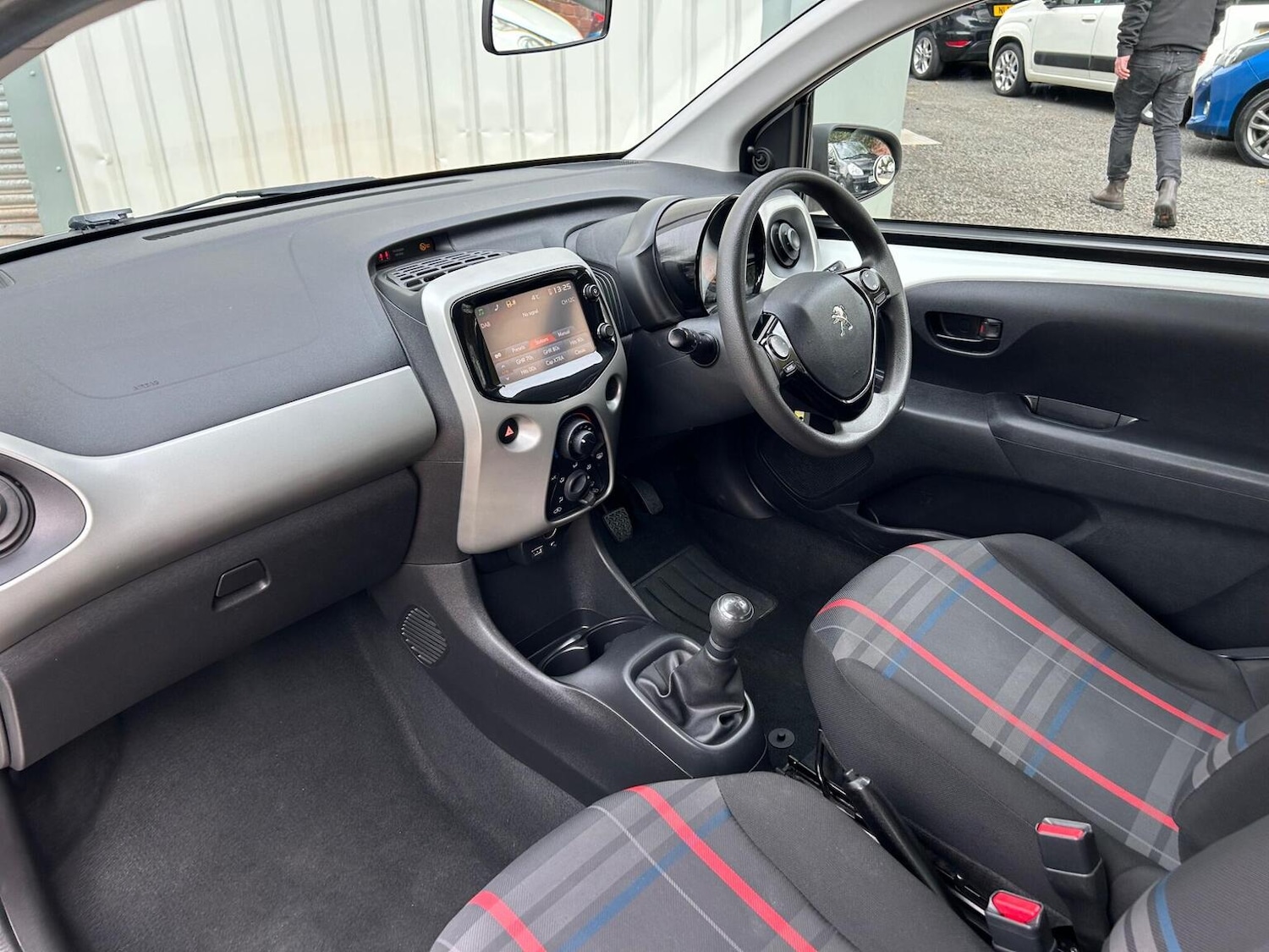 Used Peugeot 108 2014 for sale - 77584630: Photo 12