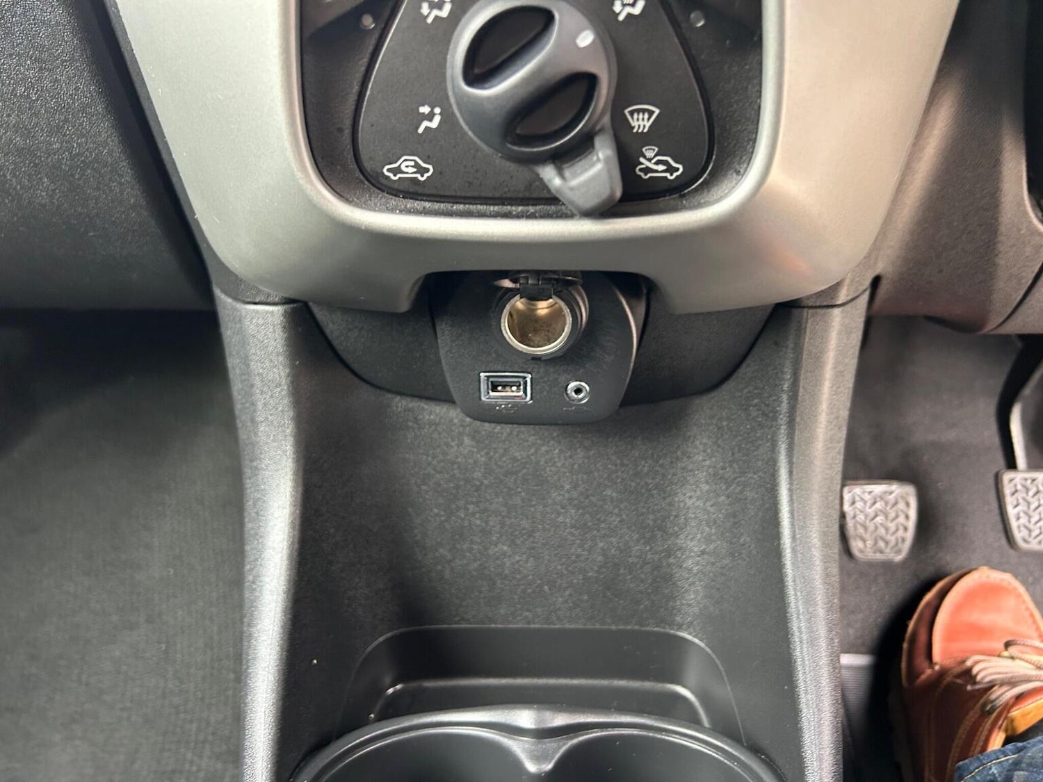 Used Peugeot 108 2014 for sale - 77584630: Photo 17