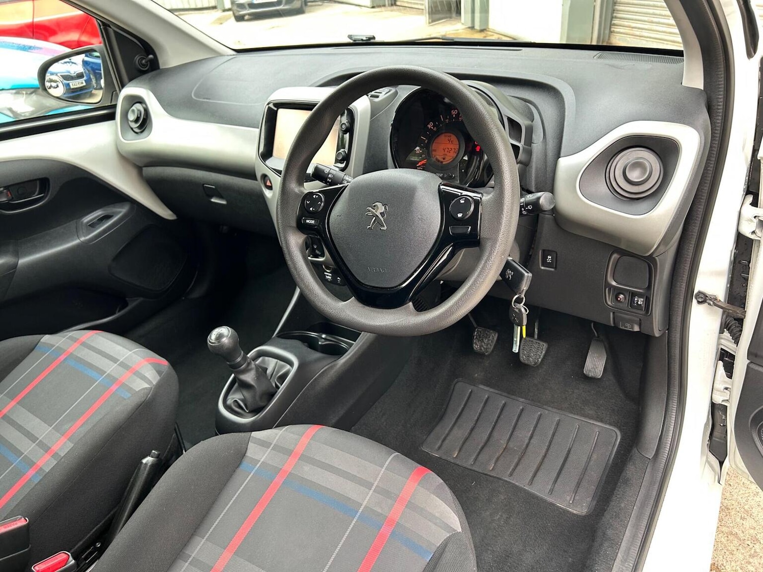 Used Peugeot 108 2014 for sale - 77584630: Photo 9