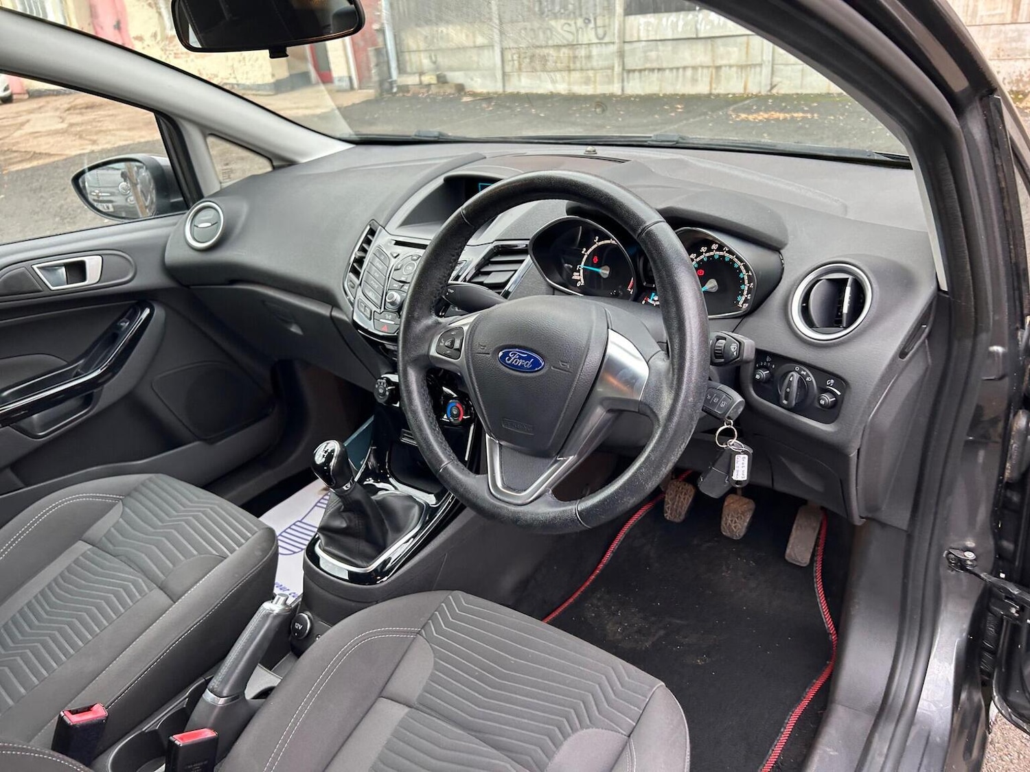 Used Ford Fiesta 2015 for sale - 76963249: Photo 11