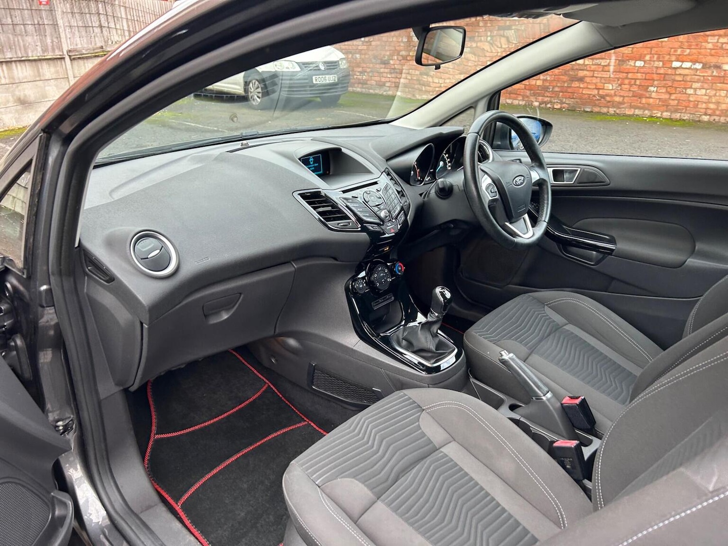 Used Ford Fiesta 2015 for sale - 76963249: Photo 12