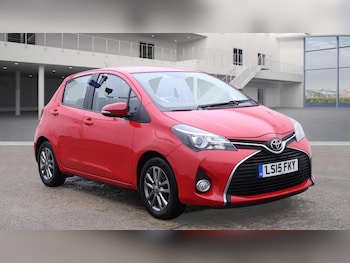 Used Toyota Yaris 2015 for sale - 77073125: Photo