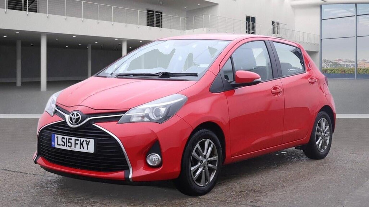 Used Toyota Yaris 2015 for sale - 77073125: Photo 4