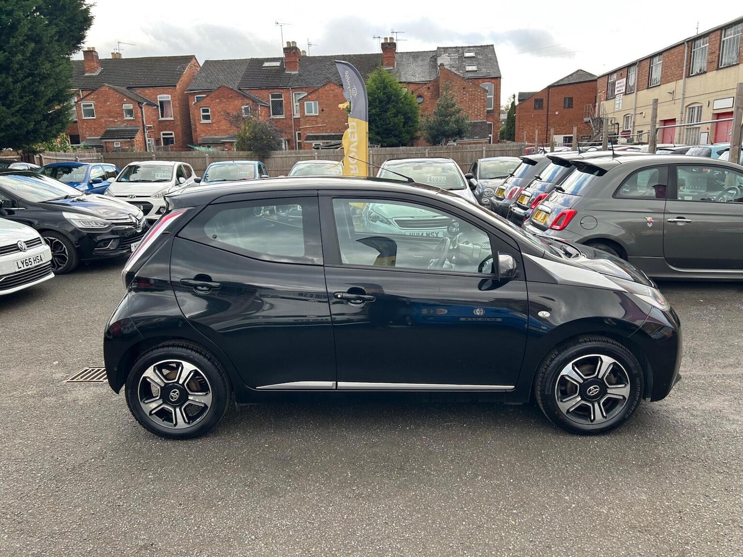 Used Toyota AYGO 2015 for sale - 76963349: Photo 10