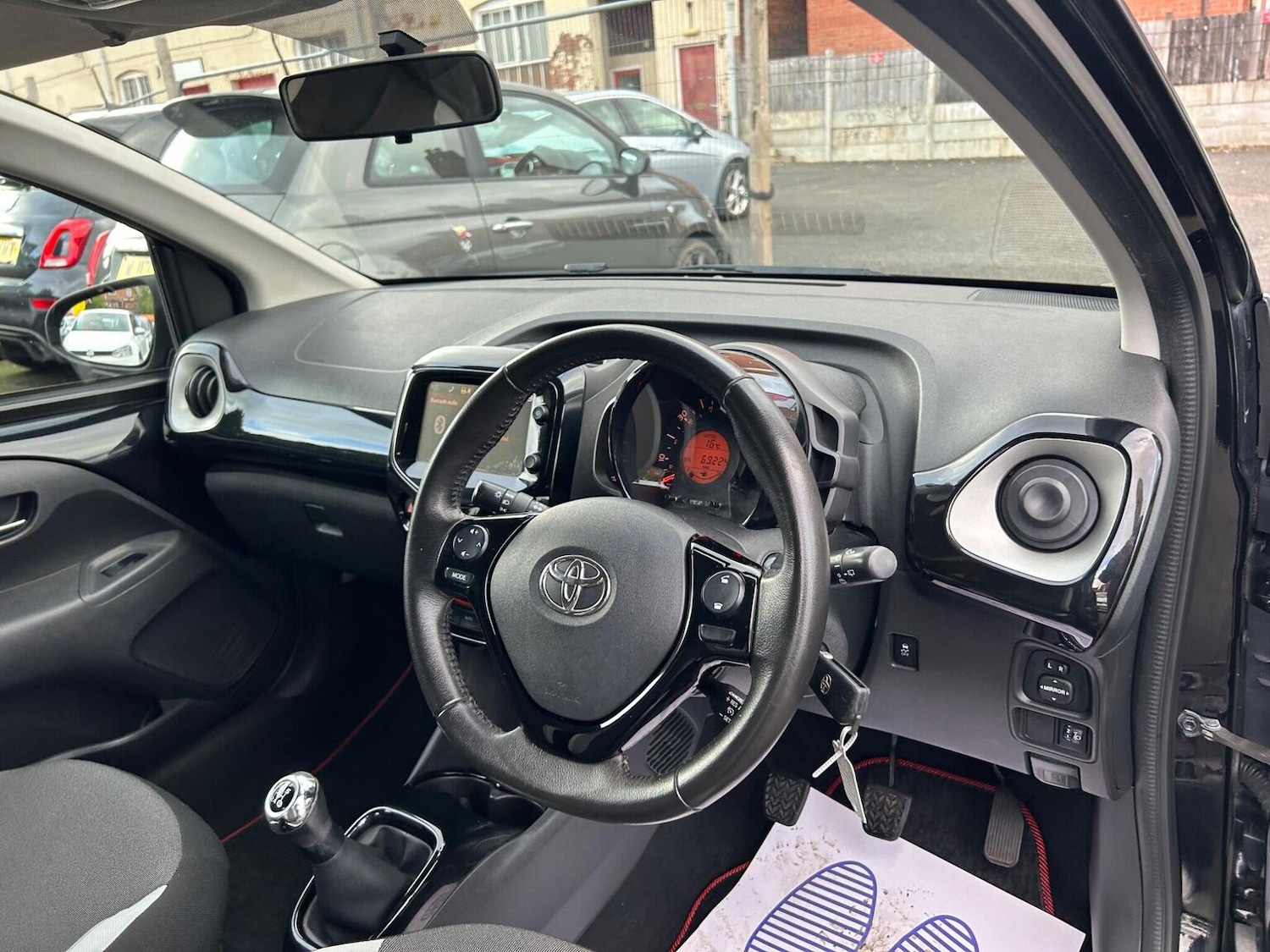 Used Toyota AYGO 2015 for sale - 76963349: Photo 14