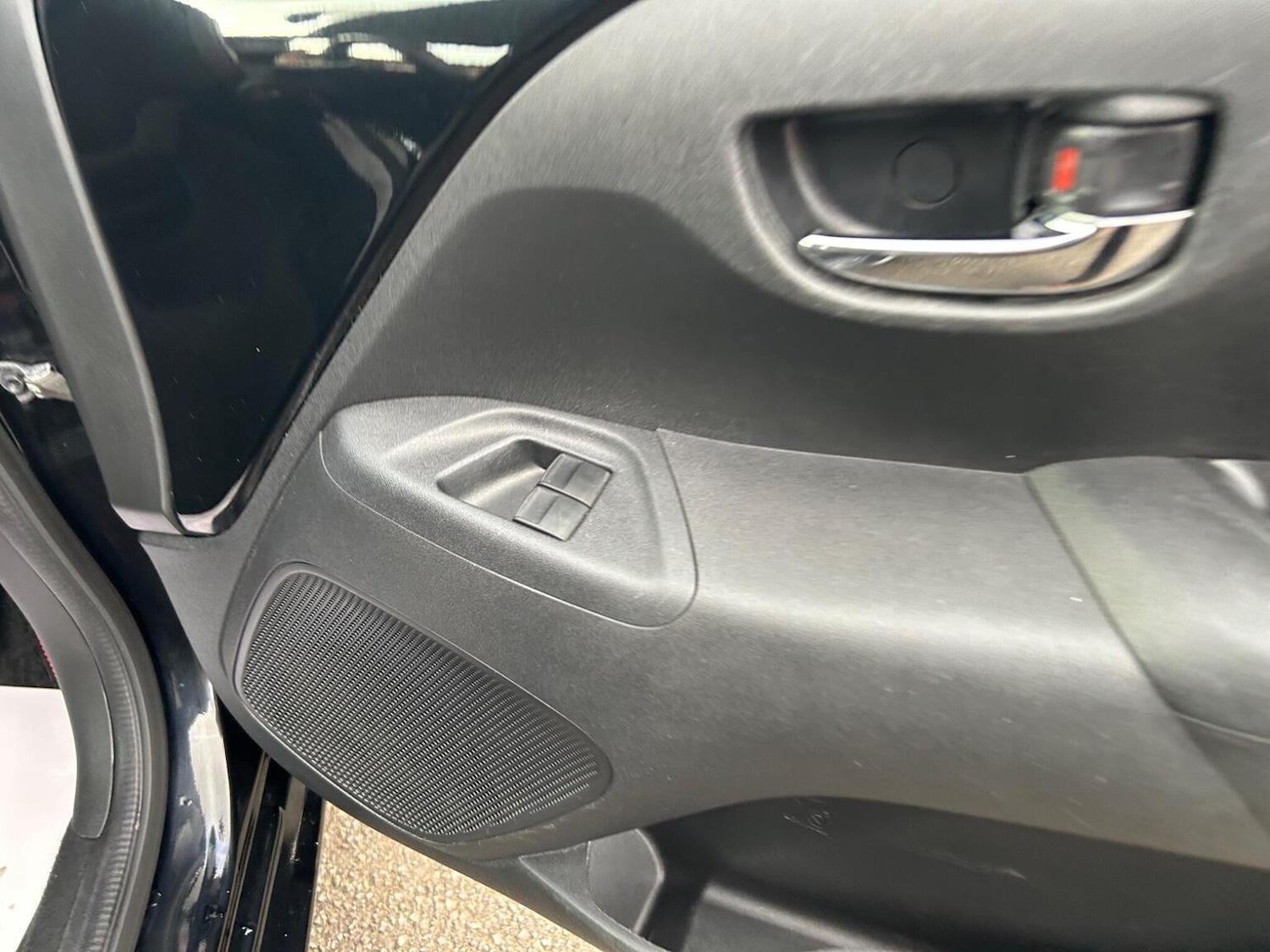 Used Toyota AYGO 2015 for sale - 76963349: Photo 27