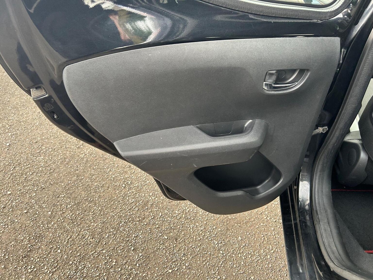 Used Toyota AYGO 2015 for sale - 76963349: Photo 29