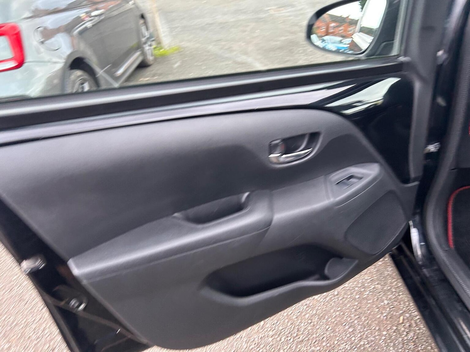 Used Toyota AYGO 2015 for sale - 76963349: Photo 30