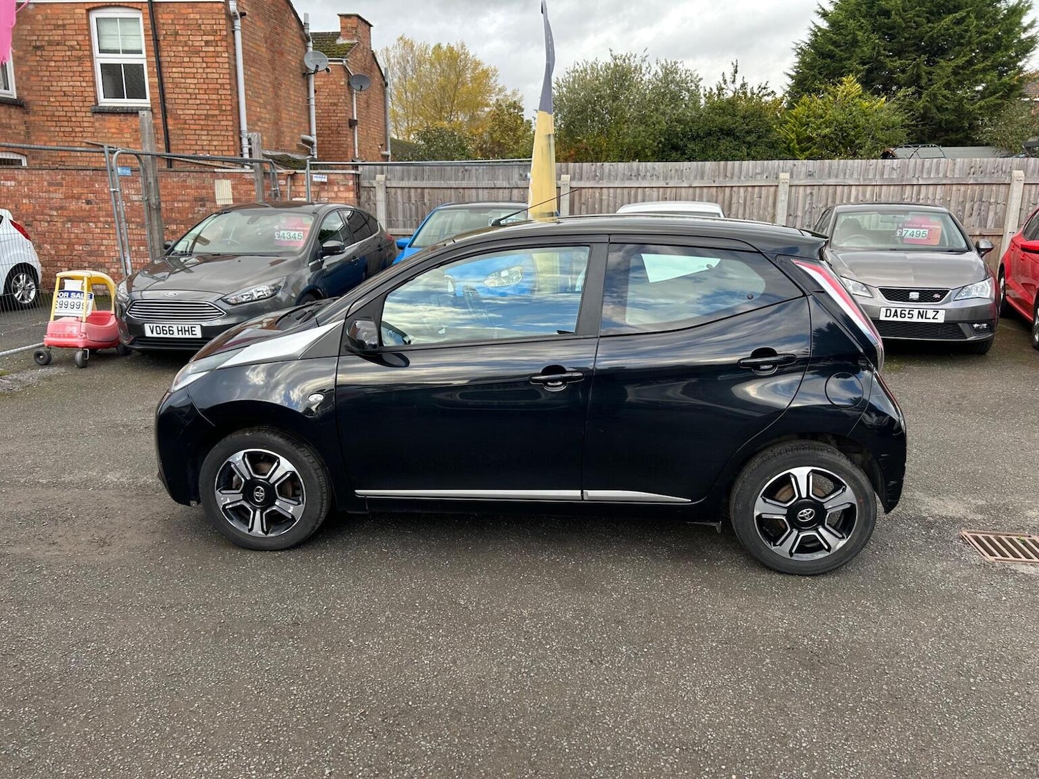 Used Toyota AYGO 2015 for sale - 76963349: Photo 7