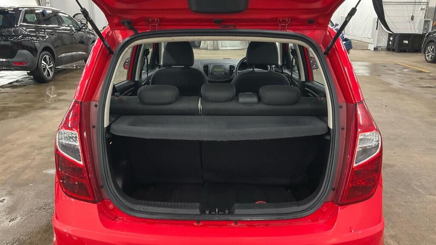 Used Hyundai i10 2013 for sale - 77080807: Photo 10