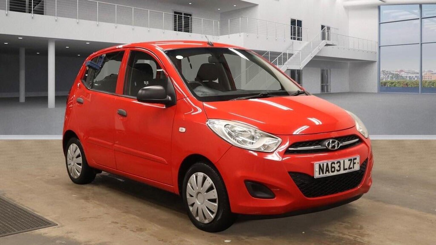 Used Hyundai i10 2013 for sale - 77080807: Photo 2