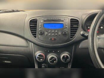 Used Hyundai i10 2013 for sale - 77080807: Photo