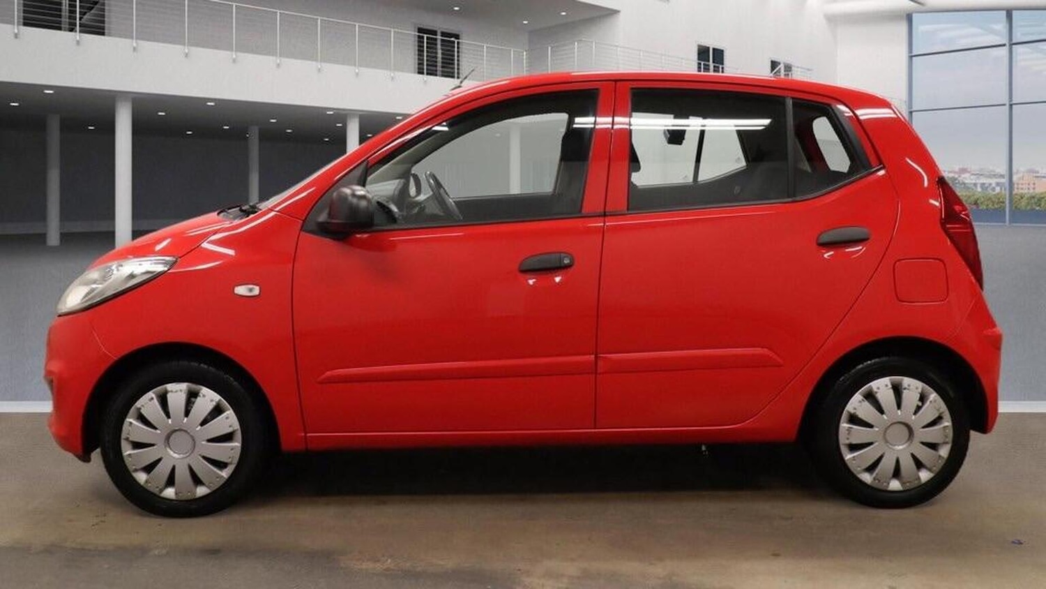 Used Hyundai i10 2013 for sale - 77080807: Photo 9