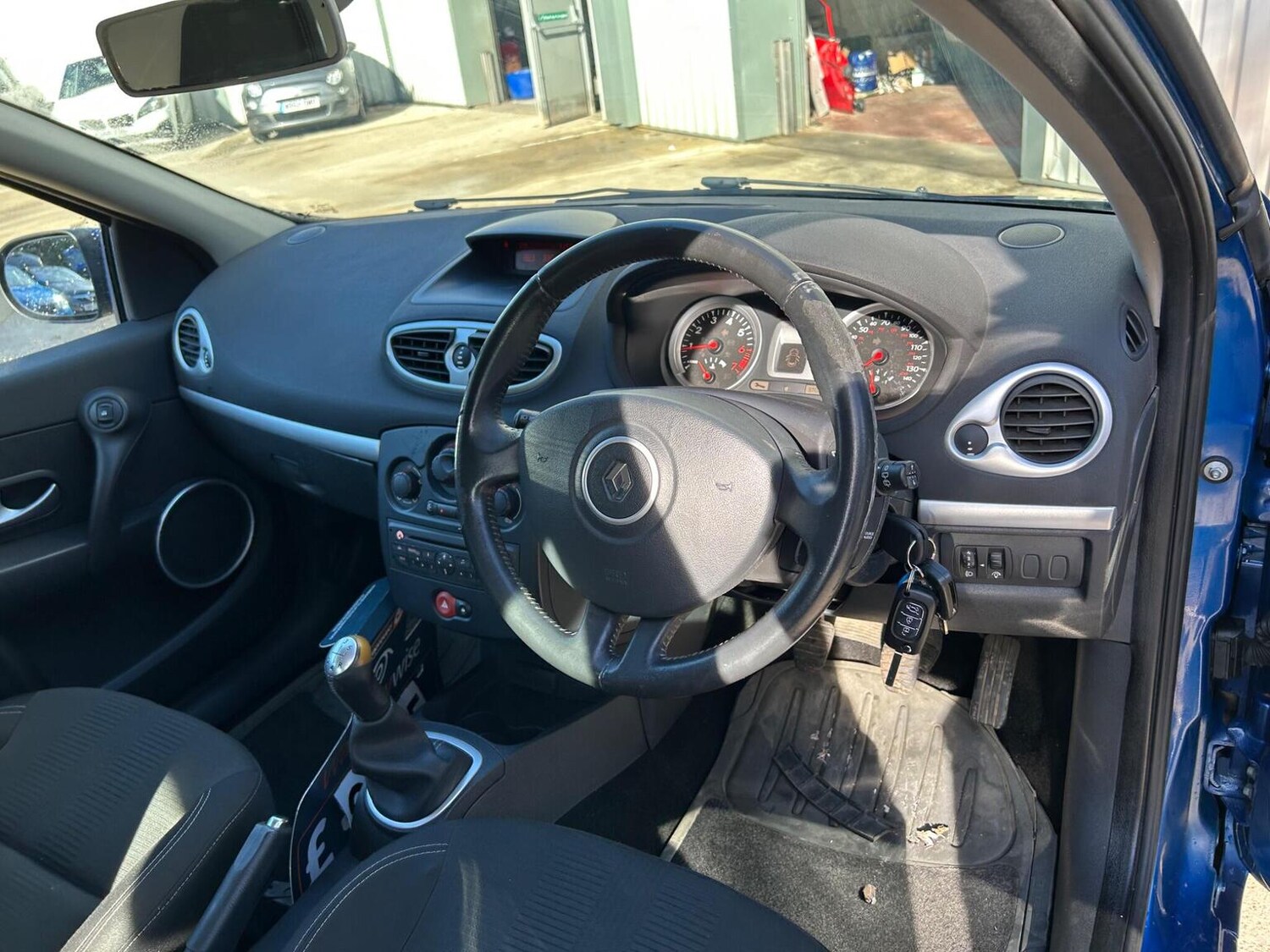 Used Renault Clio 2009 for sale - 77535944: Photo 14