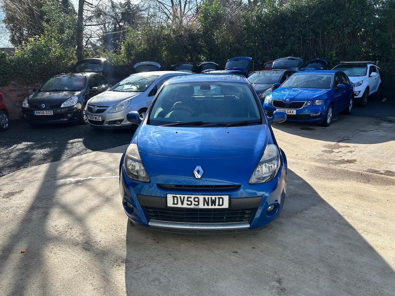 Used Renault Clio 2009 for sale - 77535944: Photo 2
