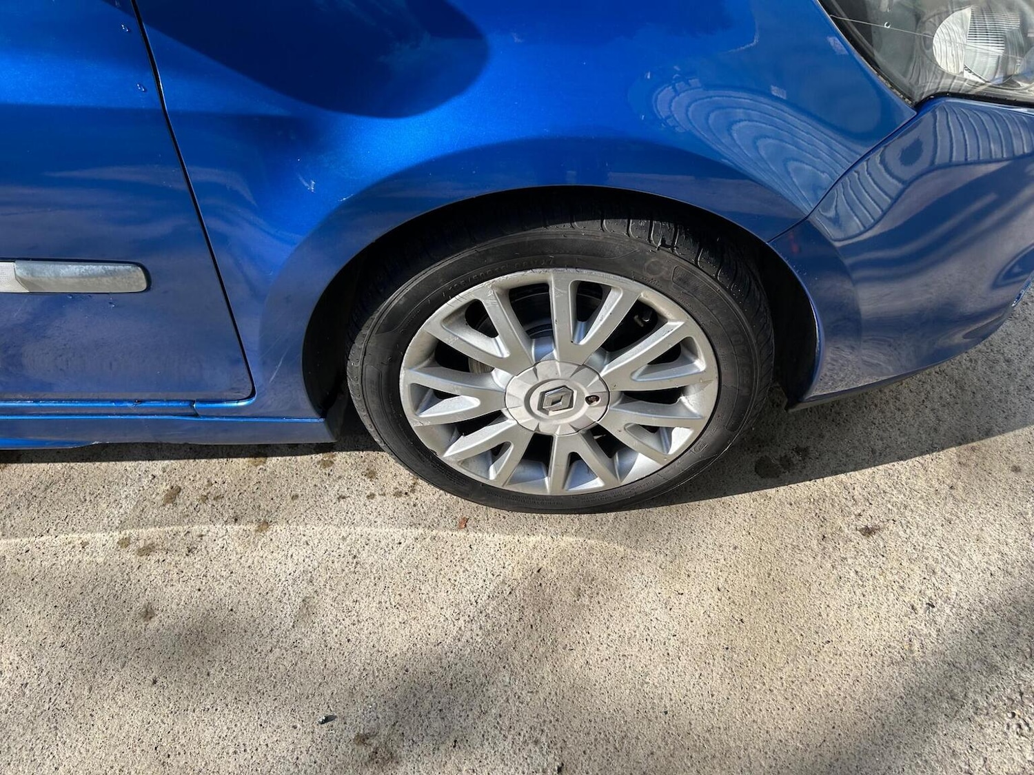 Used Renault Clio 2009 for sale - 77535944: Photo 21