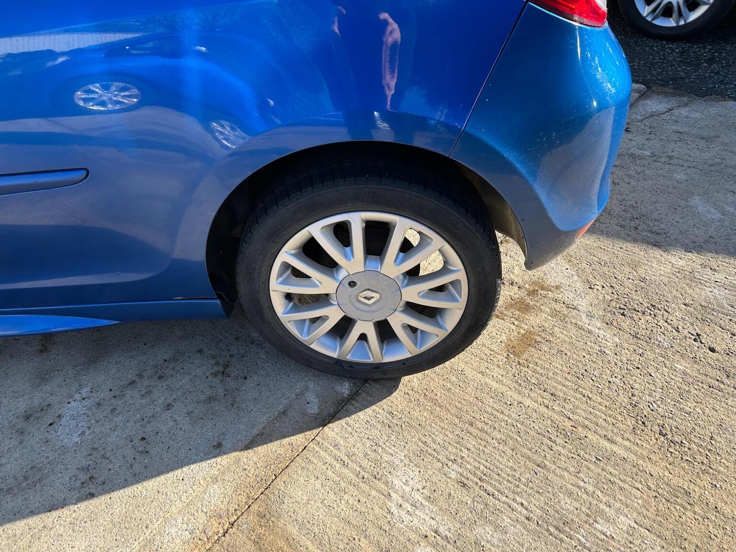 Used Renault Clio 2009 for sale - 77535944: Photo 23