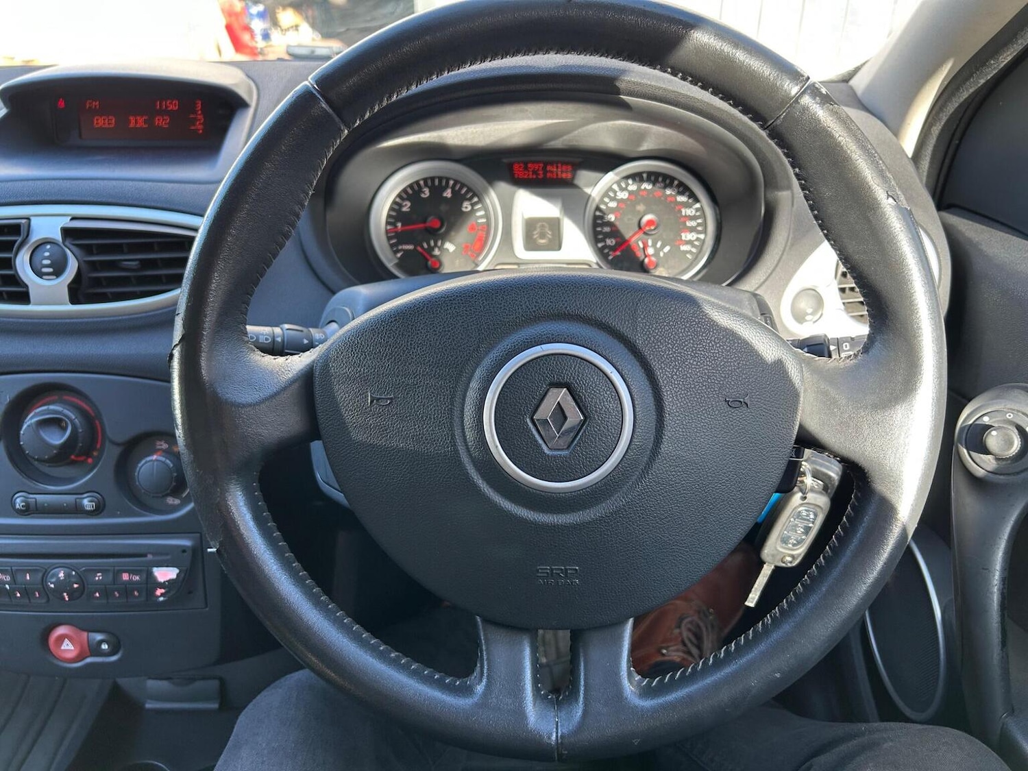 Used Renault Clio 2009 for sale - 77535944: Photo 29