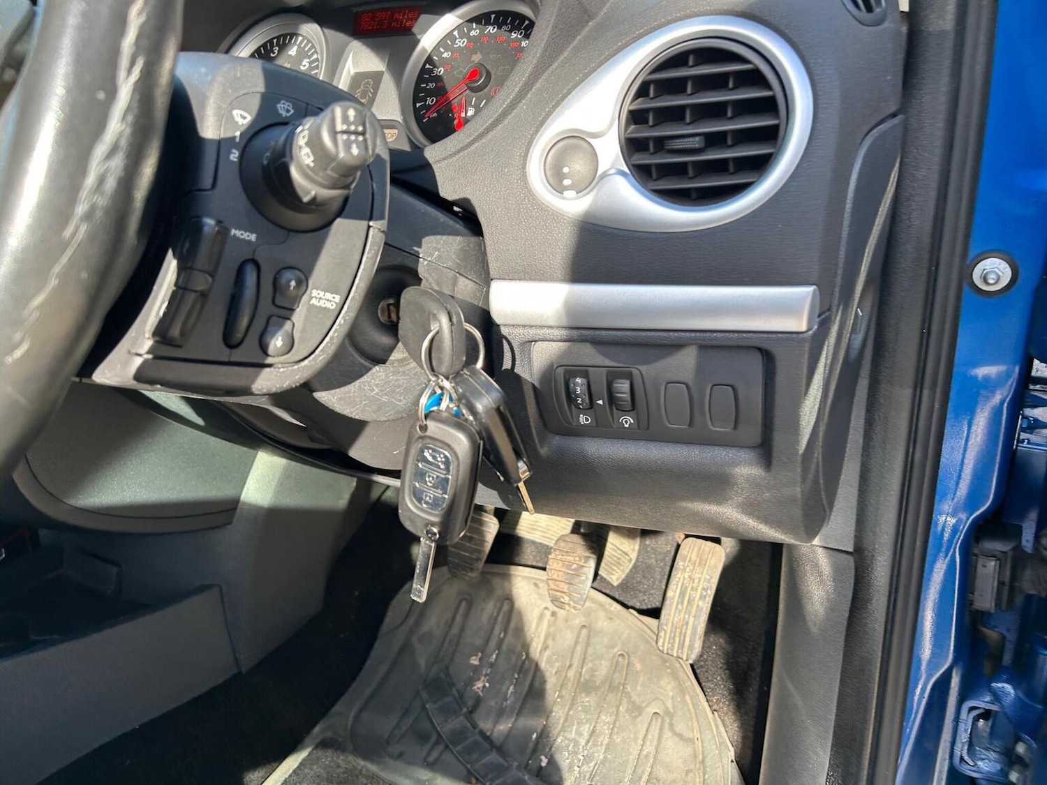 Used Renault Clio 2009 for sale - 77535944: Photo 34