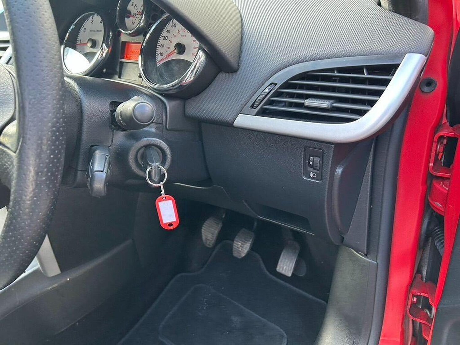 Used Peugeot 207 2009 for sale - 77729602: Photo 11