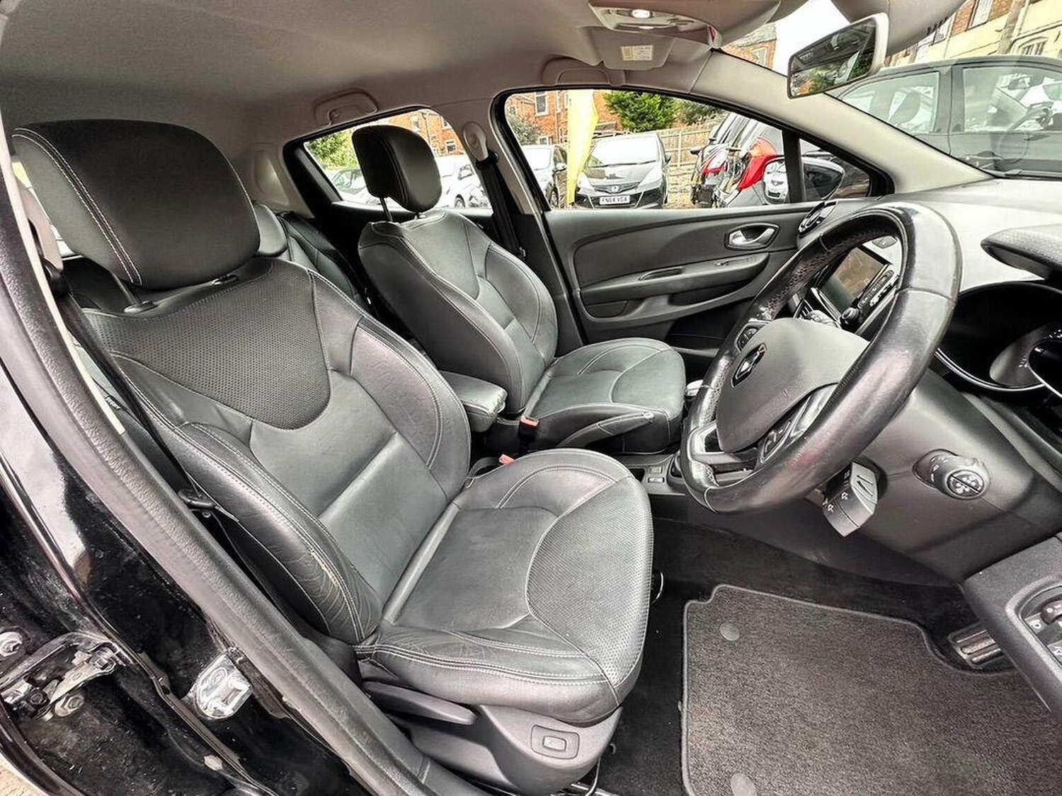 Used Renault Clio 2018 for sale - 76963417: Photo 12