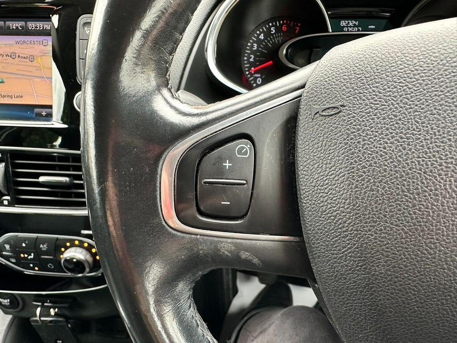 Used Renault Clio 2018 for sale - 76963417: Photo 17