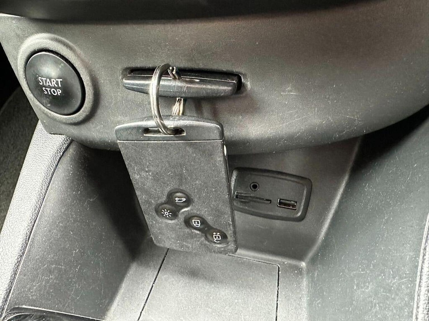 Used Renault Clio 2018 for sale - 76963417: Photo 20