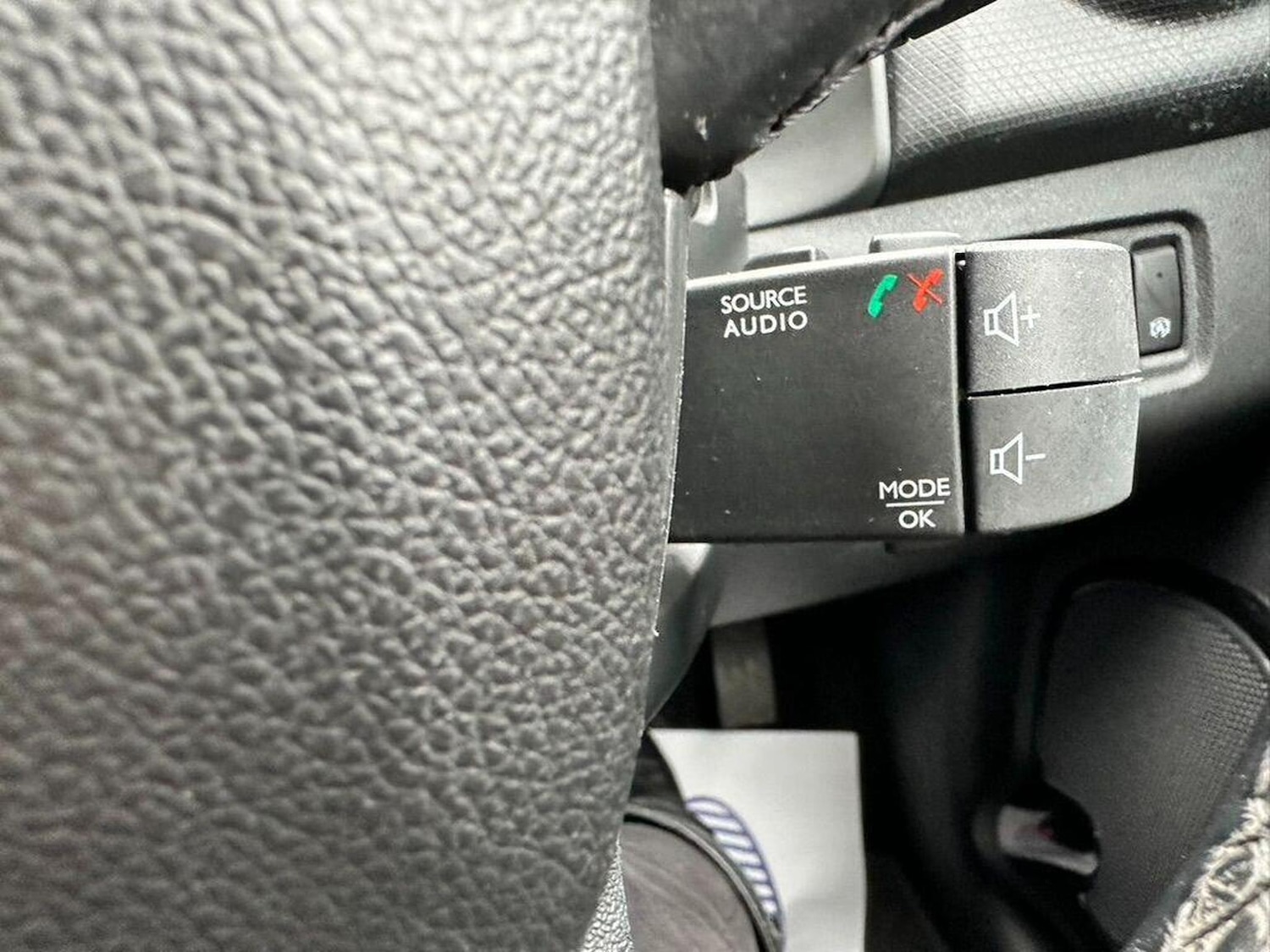 Used Renault Clio 2018 for sale - 76963417: Photo 23