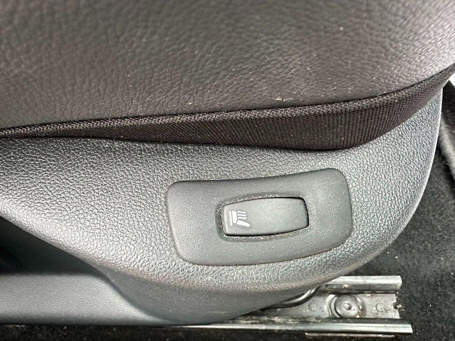 Used Renault Clio 2018 for sale - 76963417: Photo 25