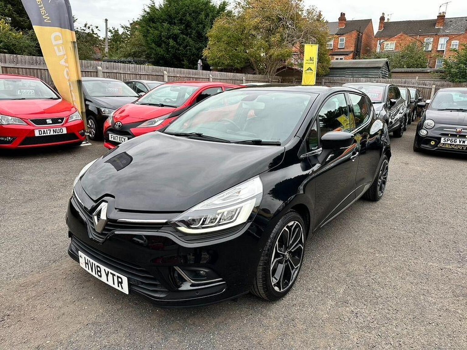 Used Renault Clio 2018 for sale - 76963417: Photo 3
