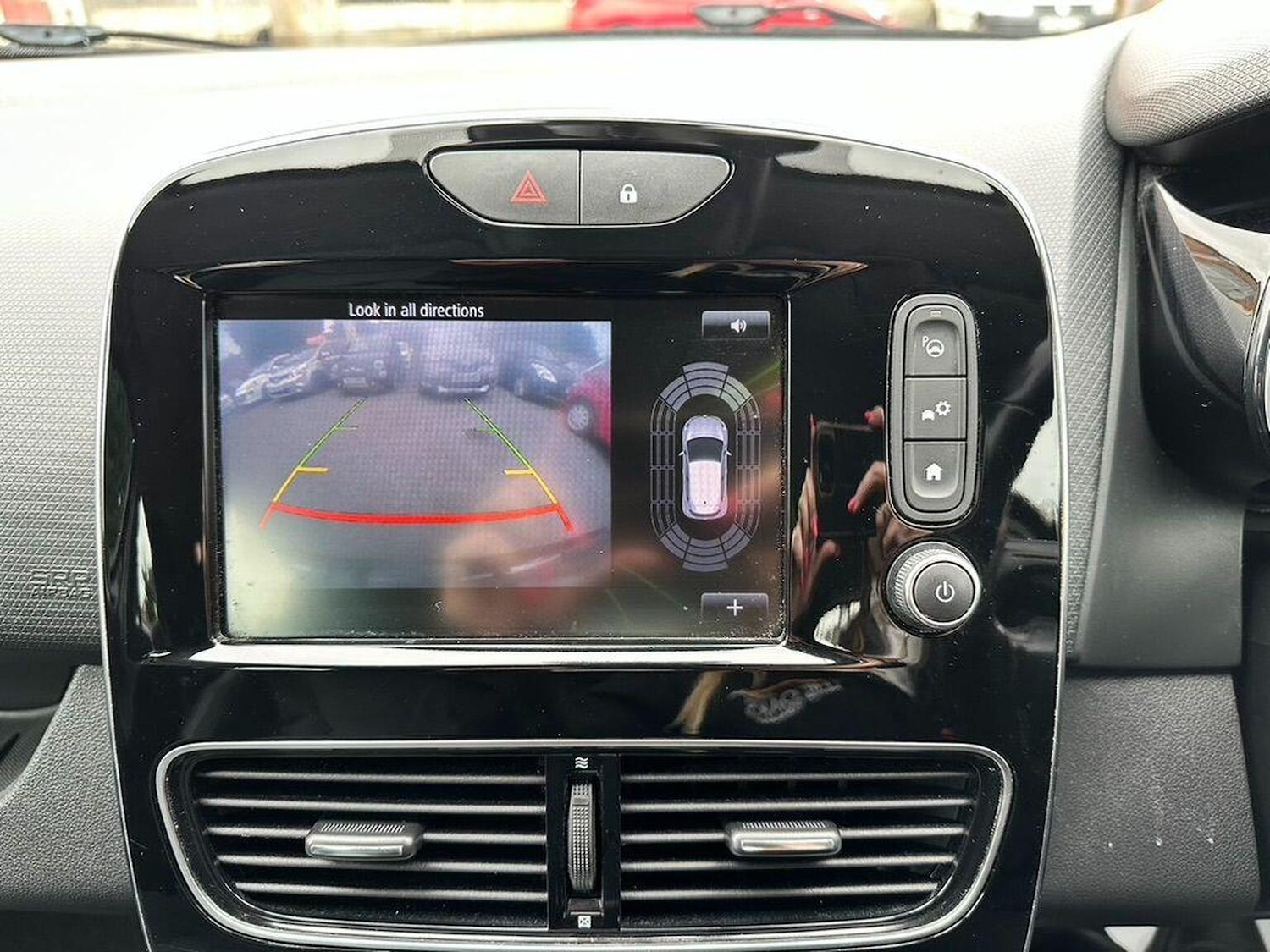 Used Renault Clio 2018 for sale - 76963417: Photo 37