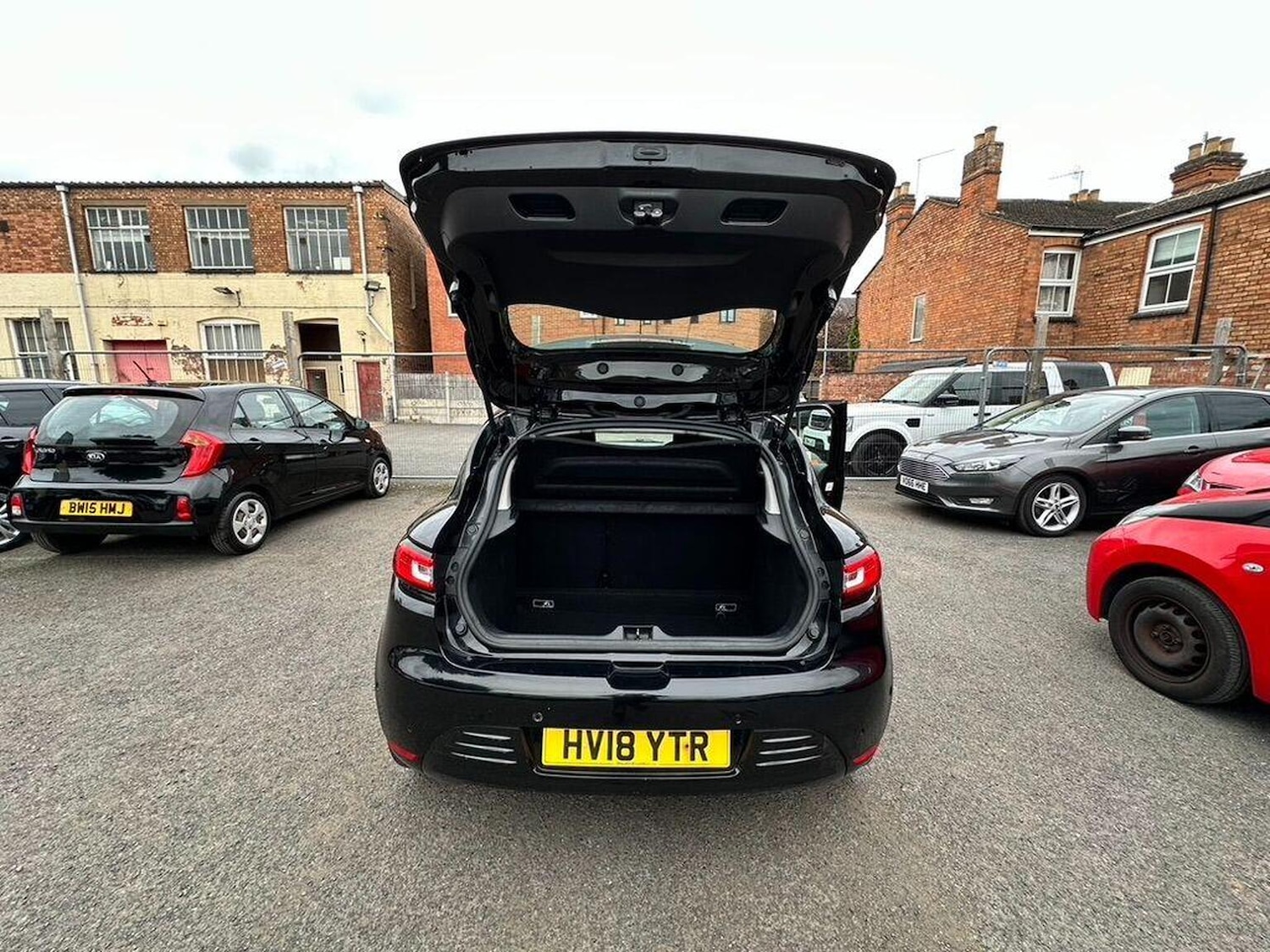 Used Renault Clio 2018 for sale - 76963417: Photo 41