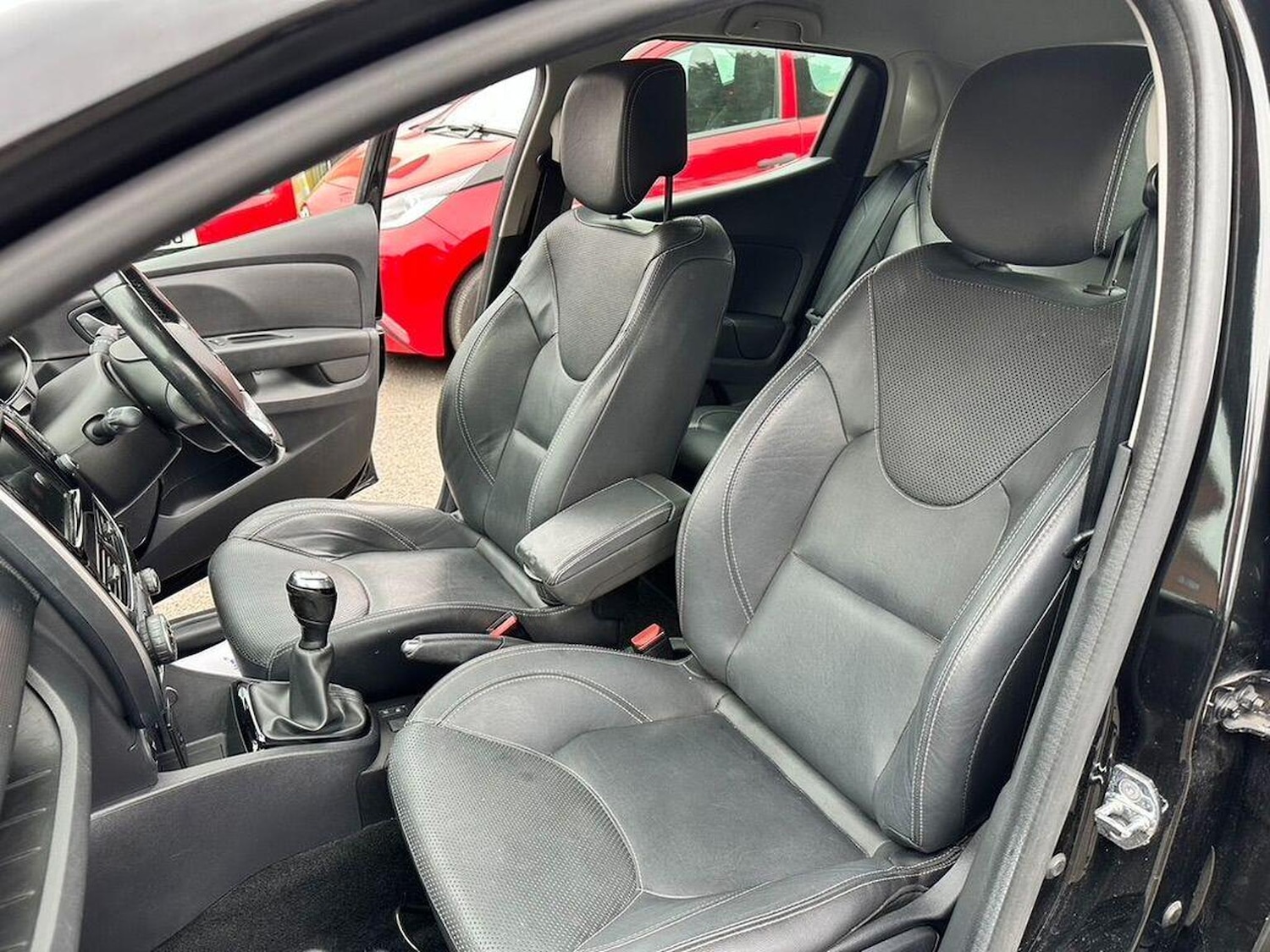 Used Renault Clio 2018 for sale - 76963417: Photo 43