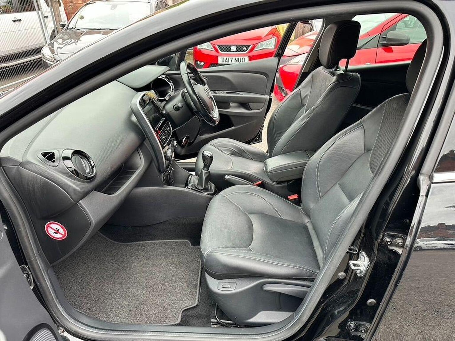 Used Renault Clio 2018 for sale - 76963417: Photo 44