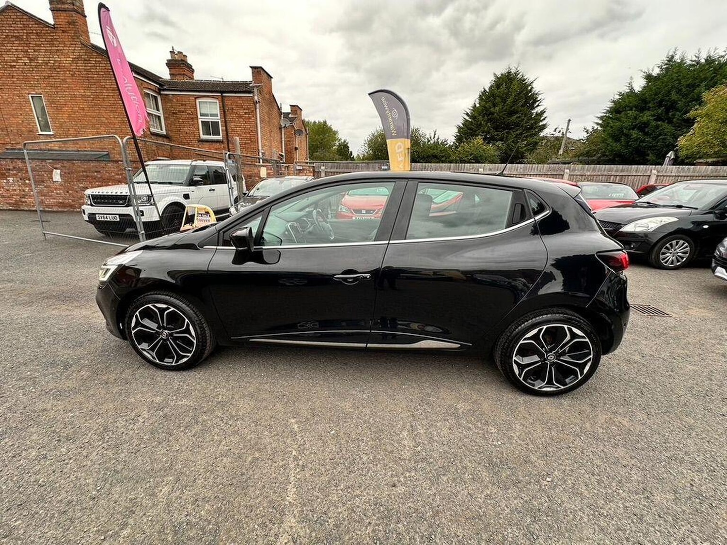Used Renault Clio 2018 for sale - 76963417: Photo 6