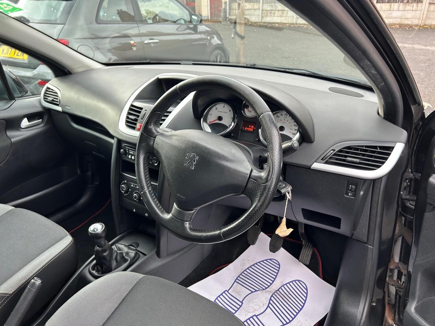 Used Peugeot 207 2011 for sale - 76963232: Photo 11