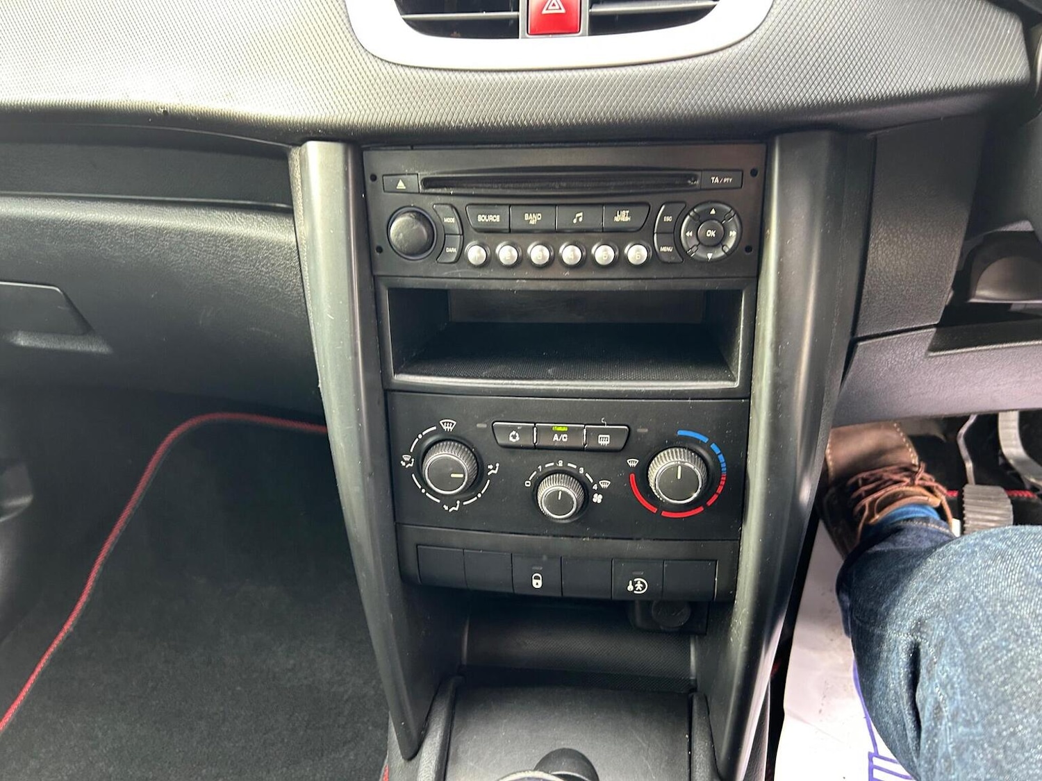 Used Peugeot 207 2011 for sale - 76963232: Photo 22